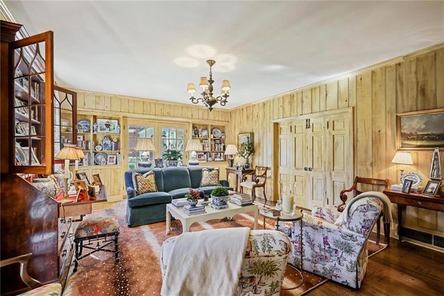 288 Peachtree Battle NW Avenue, Atlanta, GA 30305