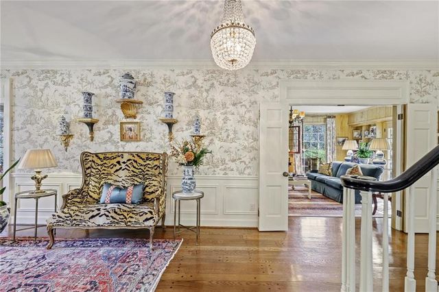 288 Peachtree Battle NW Avenue, Atlanta, GA 30305