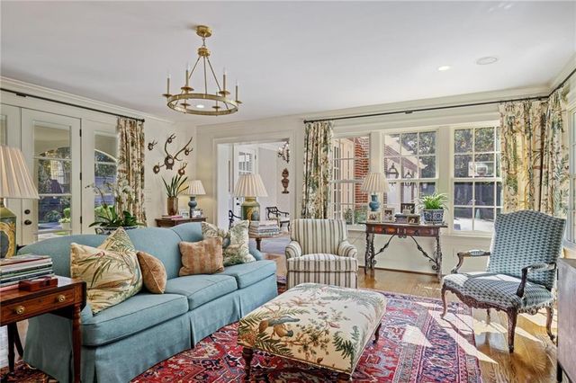 288 Peachtree Battle NW Avenue, Atlanta, GA 30305