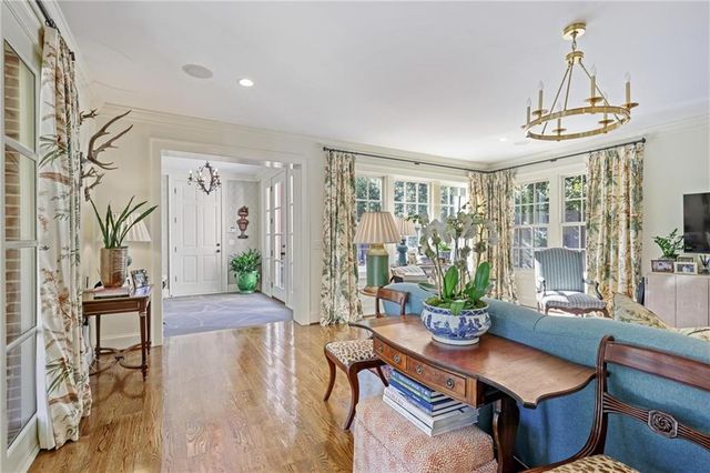 288 Peachtree Battle NW Avenue, Atlanta, GA 30305