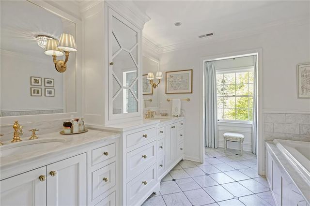 288 Peachtree Battle NW Avenue, Atlanta, GA 30305