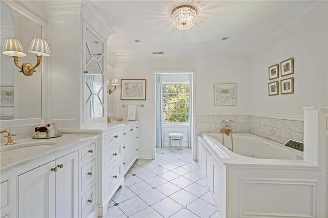 288 Peachtree Battle NW Avenue, Atlanta, GA 30305