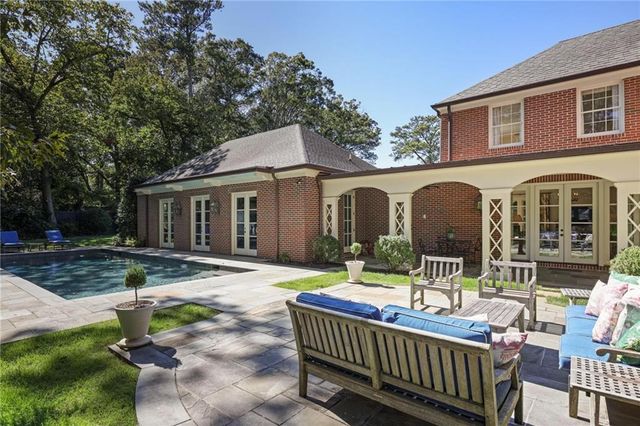 288 Peachtree Battle NW Avenue, Atlanta, GA 30305