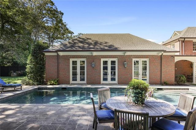 288 Peachtree Battle NW Avenue, Atlanta, GA 30305