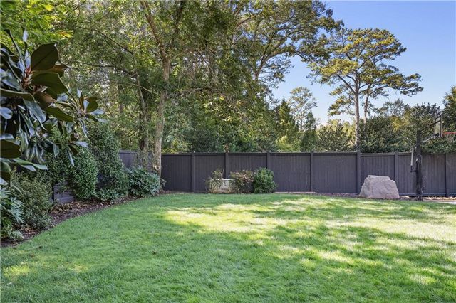 288 Peachtree Battle NW Avenue, Atlanta, GA 30305