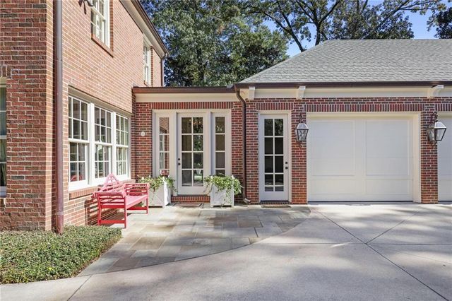 288 Peachtree Battle NW Avenue, Atlanta, GA 30305