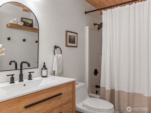 171 Rhododendren Lane, Brinnon, WA 98320