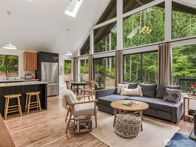 171 Rhododendren Lane, Brinnon, WA 98320