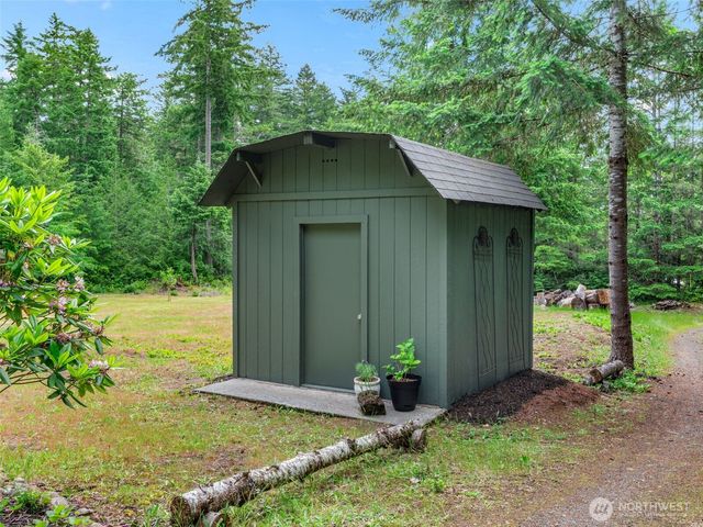 171 Rhododendren Lane, Brinnon, WA 98320