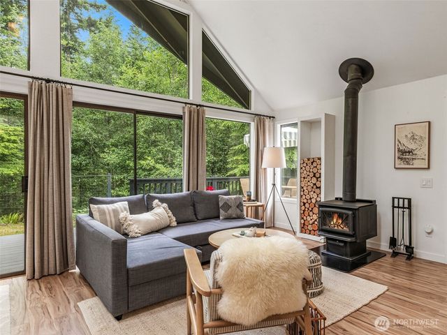 171 Rhododendren Lane, Brinnon, WA 98320
