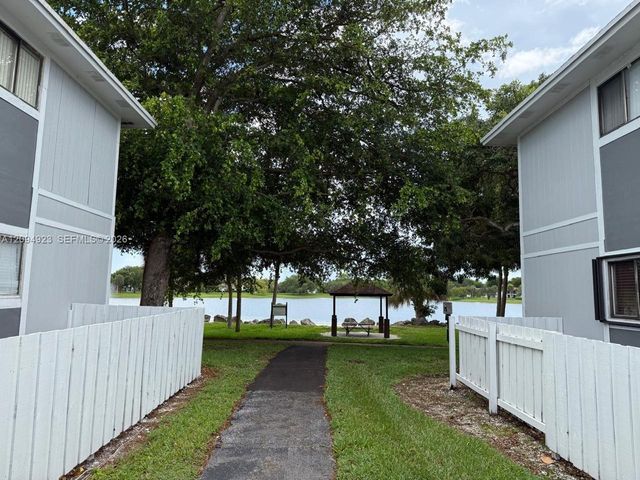 9715 Hammocks Boulevard 102, Miami, FL 33196