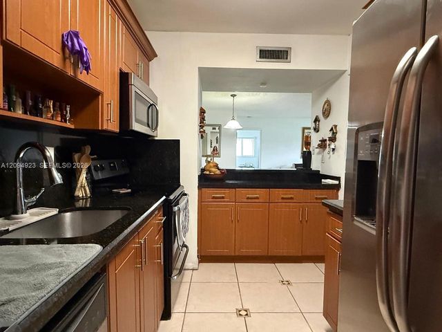 9715 Hammocks Boulevard 102, Miami, FL 33196