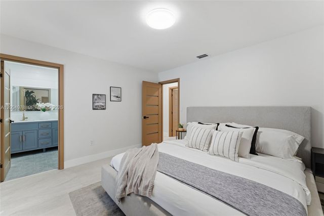 13225 SW 83rd Ct, Pinecrest, FL 33156