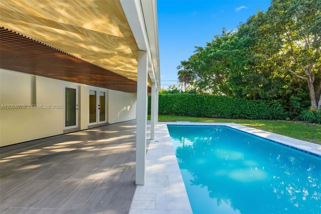 13225 SW 83rd Ct, Pinecrest, FL 33156