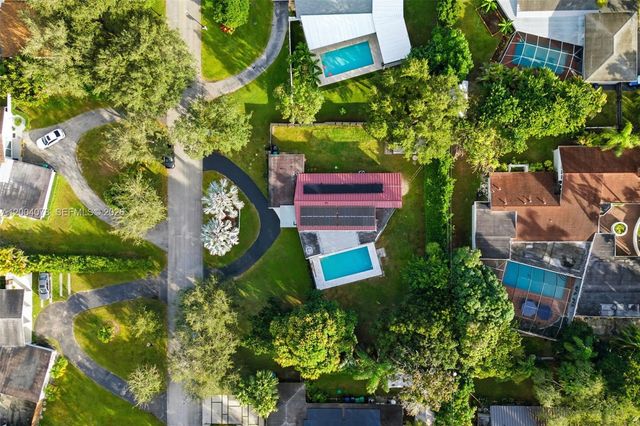 13225 SW 83rd Ct, Pinecrest, FL 33156