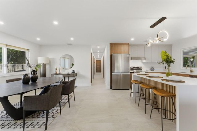 13225 SW 83rd Ct, Pinecrest, FL 33156