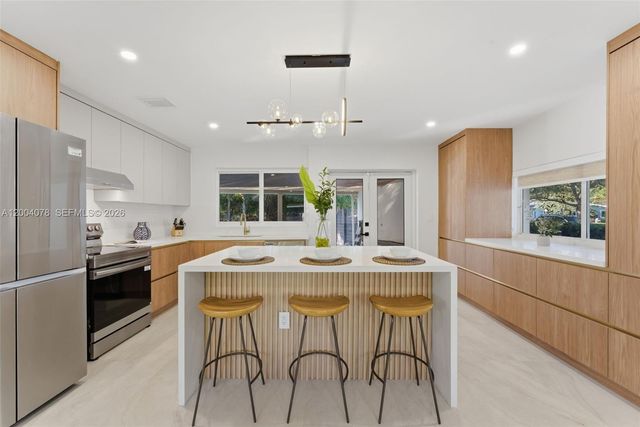 13225 SW 83rd Ct, Pinecrest, FL 33156