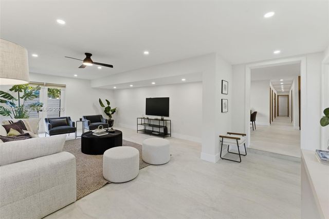 13225 SW 83rd Ct, Pinecrest, FL 33156