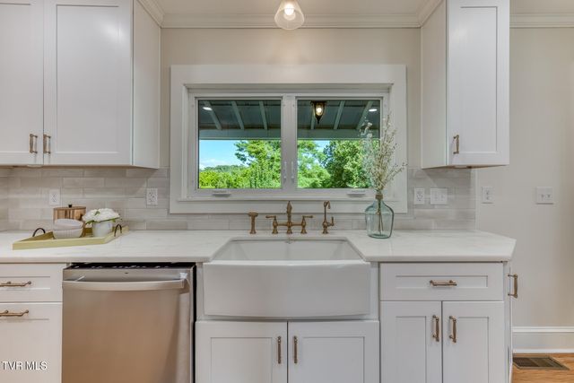419 Kitzmiller Road, Gray, TN 37615
