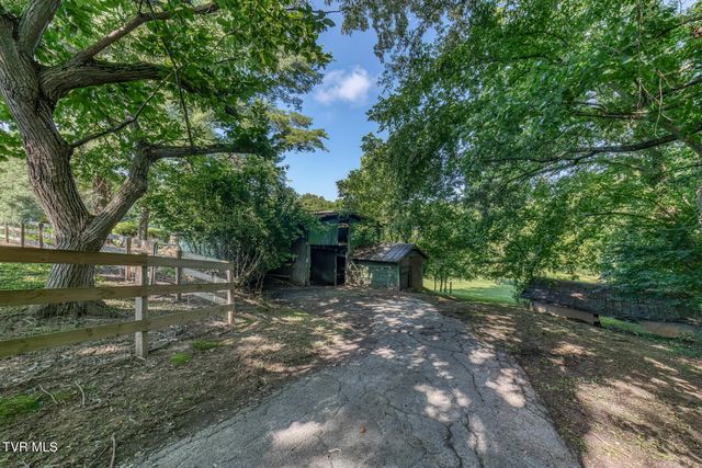 419 Kitzmiller Road, Gray, TN 37615