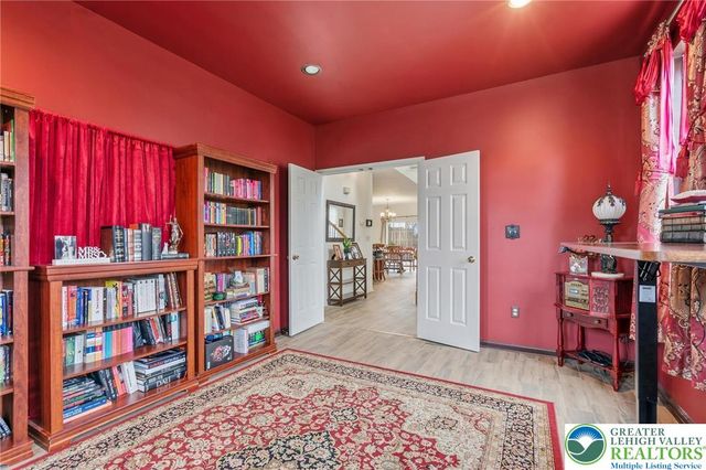 5261 Dartmouth Drive, Macungie Boro, PA 18062