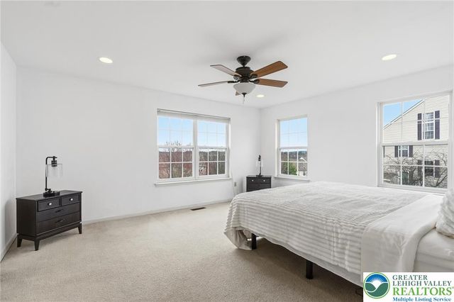 5261 Dartmouth Drive, Macungie Boro, PA 18062