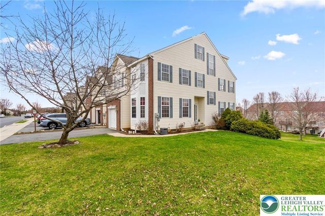 5261 Dartmouth Drive, Macungie Boro, PA 18062