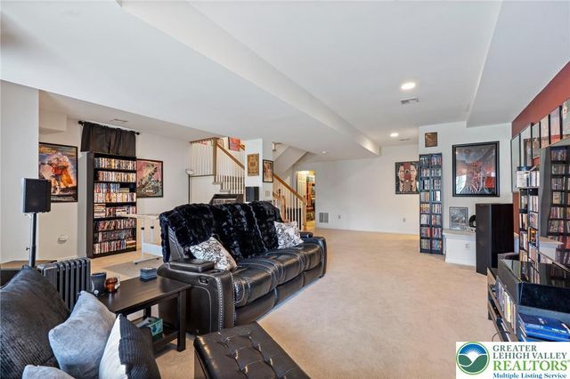 5261 Dartmouth Drive, Macungie Boro, PA 18062