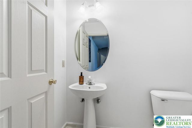 5261 Dartmouth Drive, Macungie Boro, PA 18062