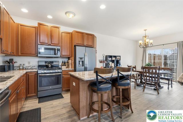 5261 Dartmouth Drive, Macungie Boro, PA 18062