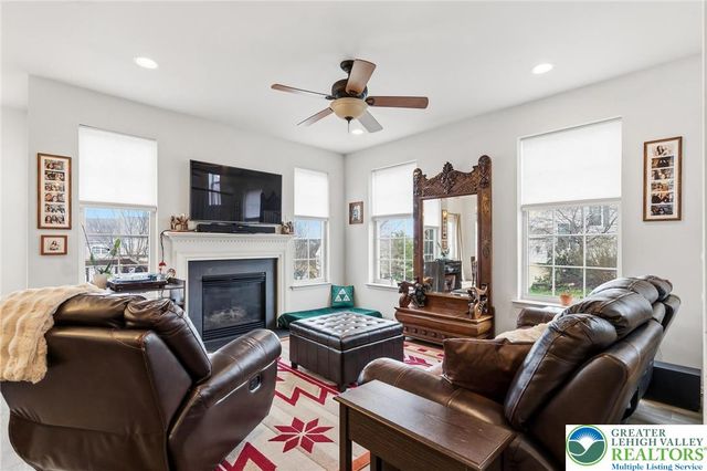 5261 Dartmouth Drive, Macungie Boro, PA 18062
