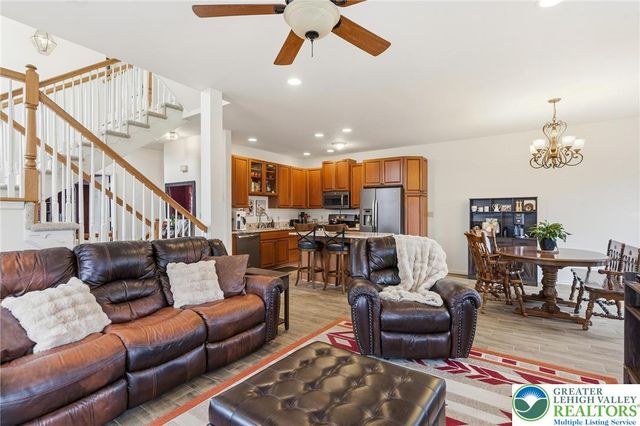 5261 Dartmouth Drive, Macungie Boro, PA 18062
