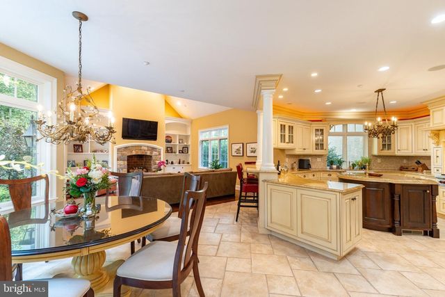 3525 WELLSFORD LN, Doylestown, PA 18902