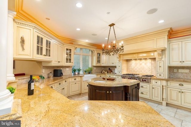 3525 WELLSFORD LN, Doylestown, PA 18902