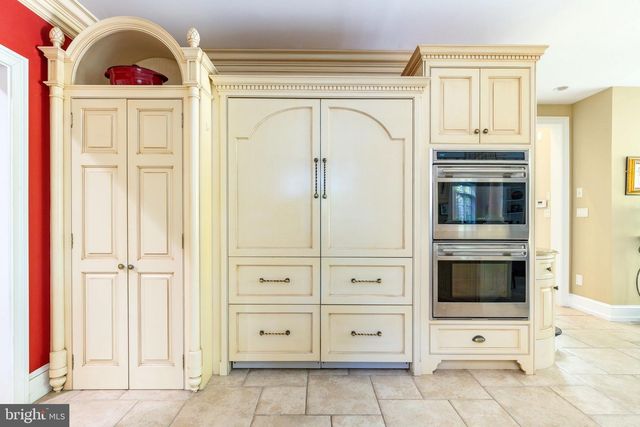 3525 WELLSFORD LN, Doylestown, PA 18902