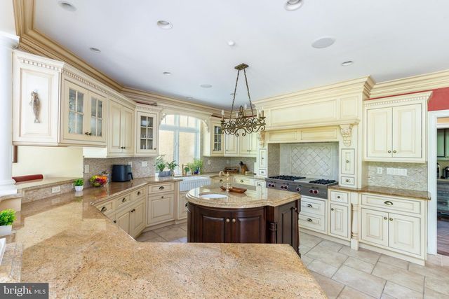 3525 WELLSFORD LN, Doylestown, PA 18902