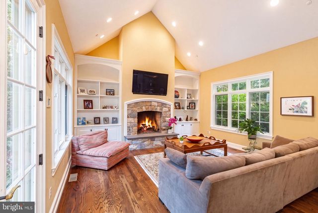 3525 WELLSFORD LN, Doylestown, PA 18902