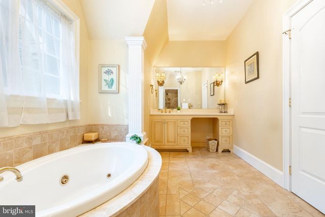 3525 WELLSFORD LN, Doylestown, PA 18902