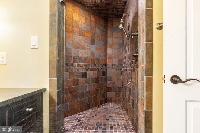 3525 WELLSFORD LN, Doylestown, PA 18902