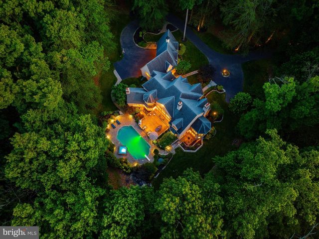 3525 WELLSFORD LN, Doylestown, PA 18902