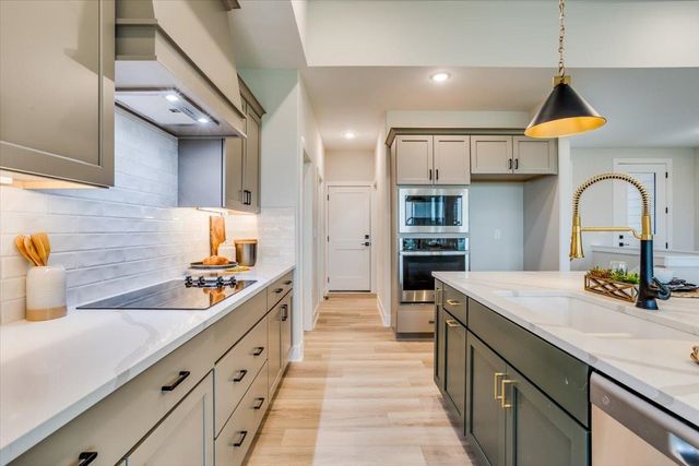 9637 W Cedar Lane, Maize, KS 67101