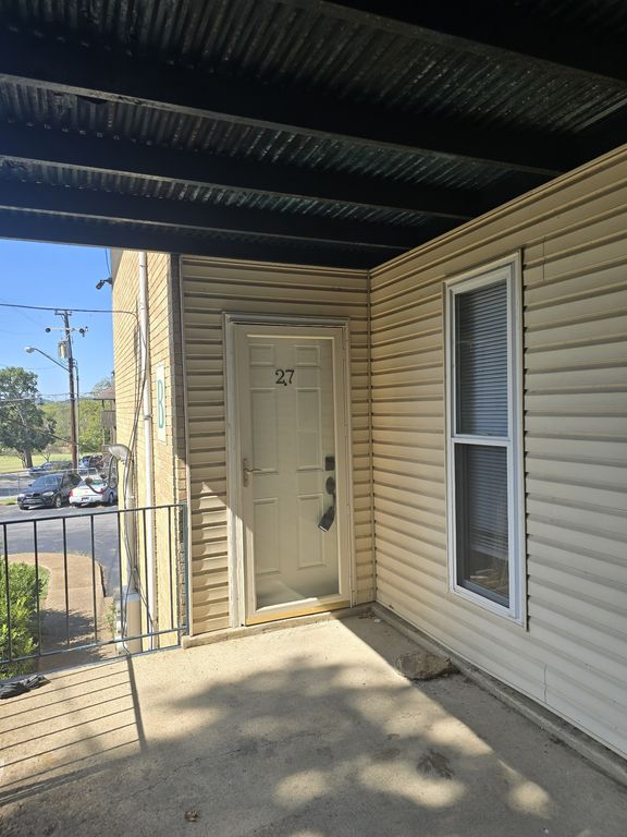 555 N Dupont Ave, N B27, Madison, TN 37115