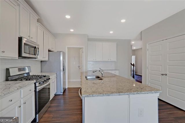 3914 Prospect Point Drive, Oakwood, GA 30566