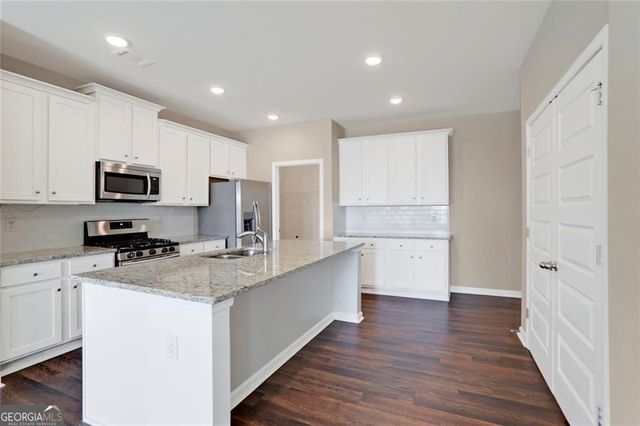 3914 Prospect Point Drive, Oakwood, GA 30566