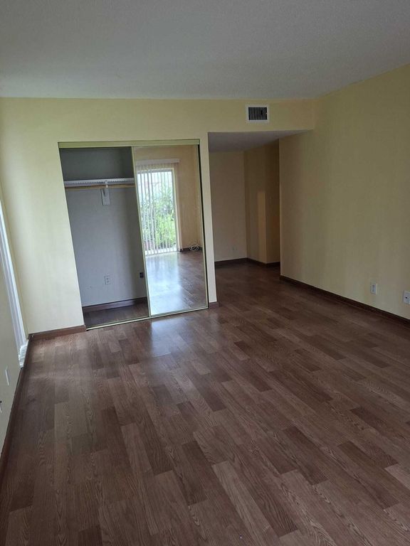 2 GREENWAY Village N 108, Royal Palm Beach, FL 33411