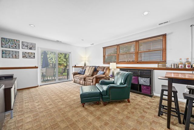 4940 Cornell Avenue, Downers Grove, IL 60515