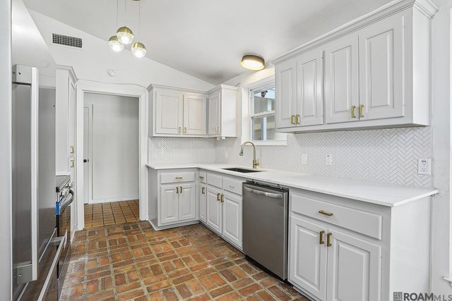 323 Little John Dr, Baton Rouge, LA 70815