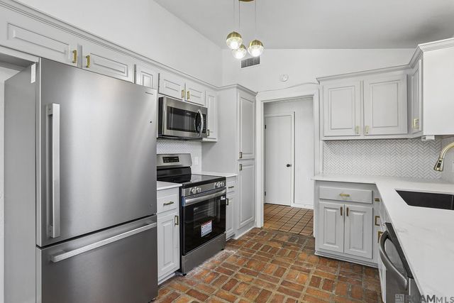 323 Little John Dr, Baton Rouge, LA 70815