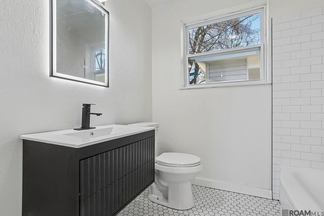 323 Little John Dr, Baton Rouge, LA 70815