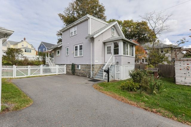 132 Centre St, Quincy, MA 02169